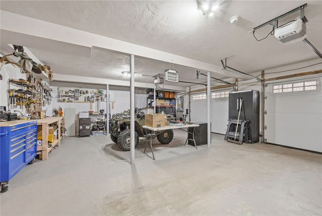 380 Ledge Road, Coventry, RI 02816