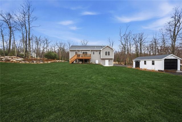 380 Ledge Road, Coventry, RI 02816