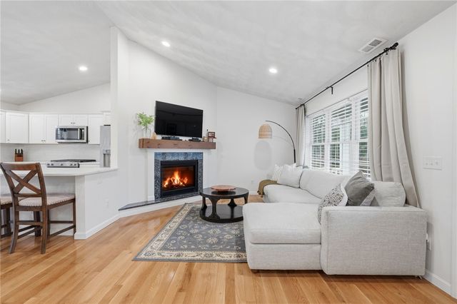 380 Ledge Road, Coventry, RI 02816