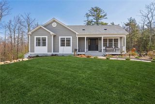 380 Ledge Road, Coventry, RI 02816