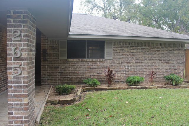 265 Wayne Drive, Clute, TX 77531
