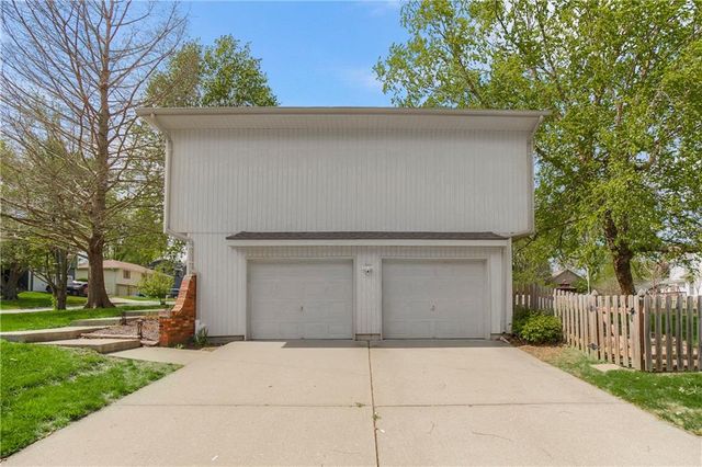 960 Ellis Street, Liberty, MO 64068