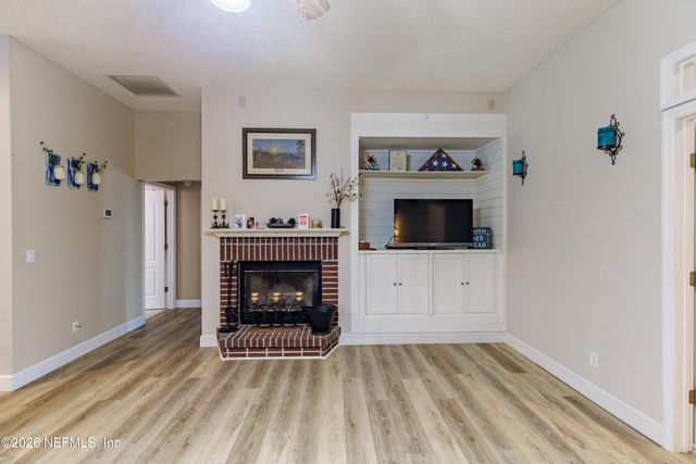 429 TWIN OAKS Lane, St. Johns, FL 32259