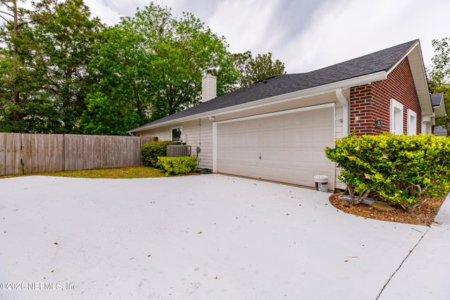 429 TWIN OAKS Lane, St. Johns, FL 32259