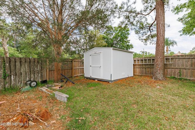 429 TWIN OAKS Lane, St. Johns, FL 32259