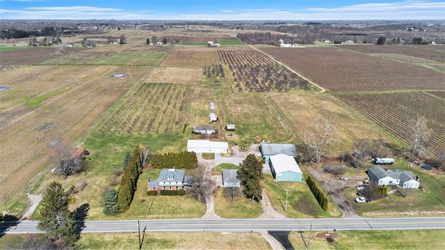 6629 N Branch Road, Benton Harbor, MI 49022