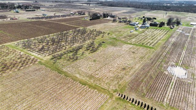 6629 N Branch Road, Benton Harbor, MI 49022