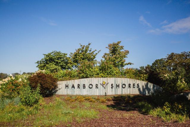 6629 N Branch Road, Benton Harbor, MI 49022