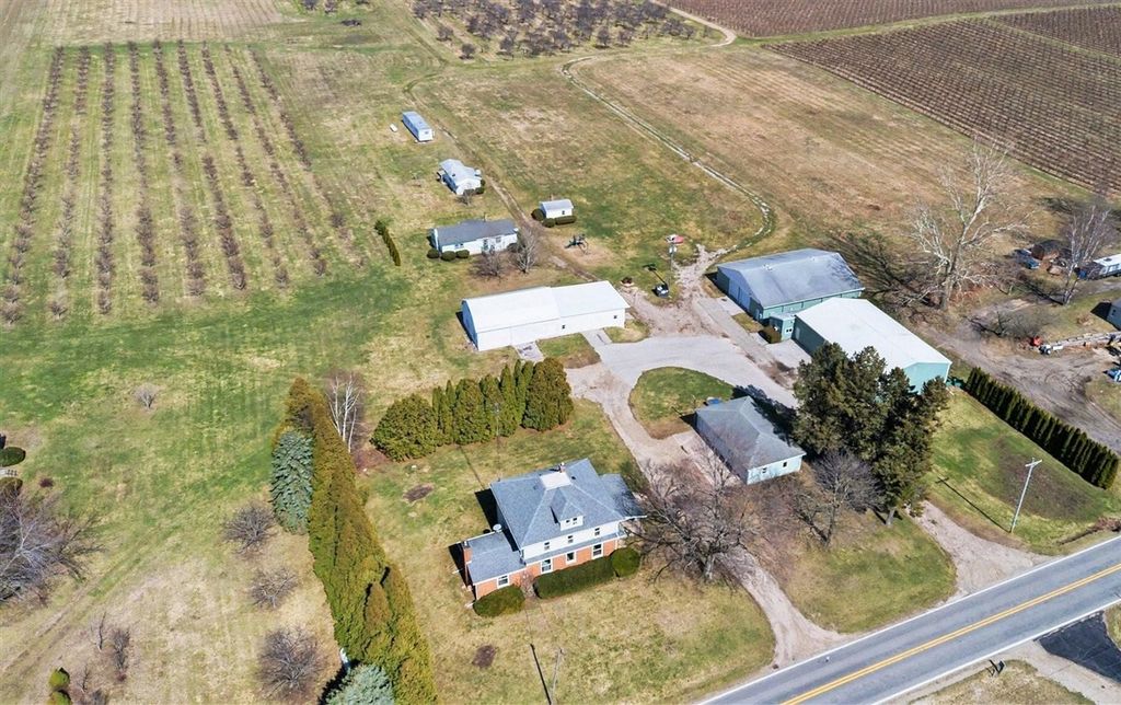 6629 N Branch Road, Benton Harbor, MI 49022