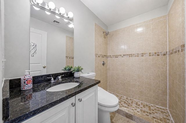 179 Park St 403, Medford, MA 02155