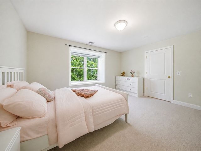179 Park St 403, Medford, MA 02155