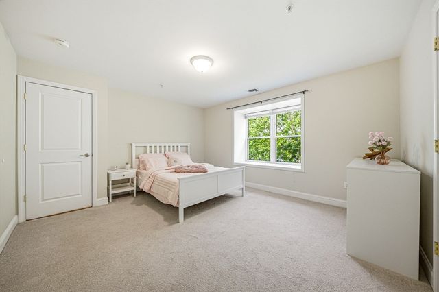 179 Park St 403, Medford, MA 02155