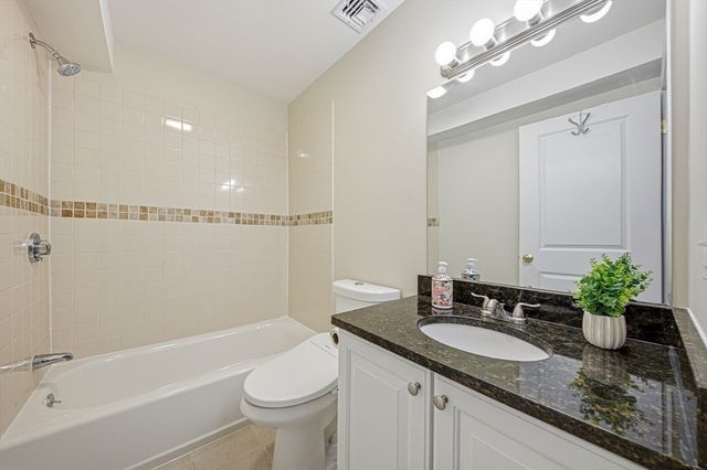 179 Park St 403, Medford, MA 02155