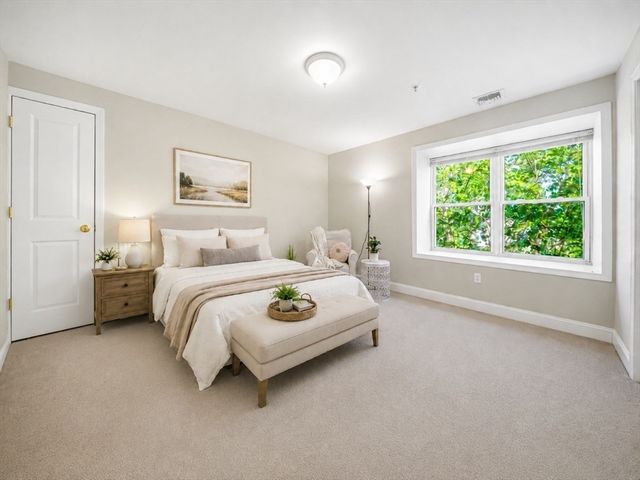 179 Park St 403, Medford, MA 02155