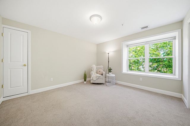 179 Park St 403, Medford, MA 02155