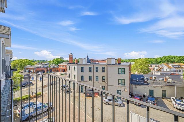 179 Park St 403, Medford, MA 02155