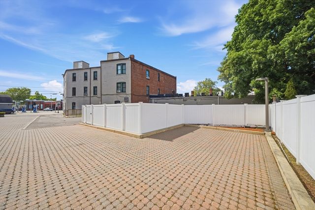 179 Park St 403, Medford, MA 02155