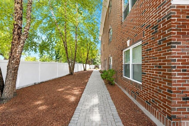 179 Park St 403, Medford, MA 02155