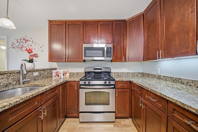 179 Park St 403, Medford, MA 02155