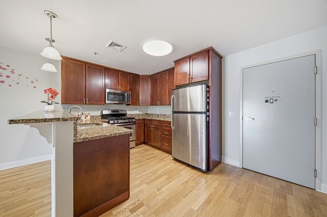 179 Park St 403, Medford, MA 02155