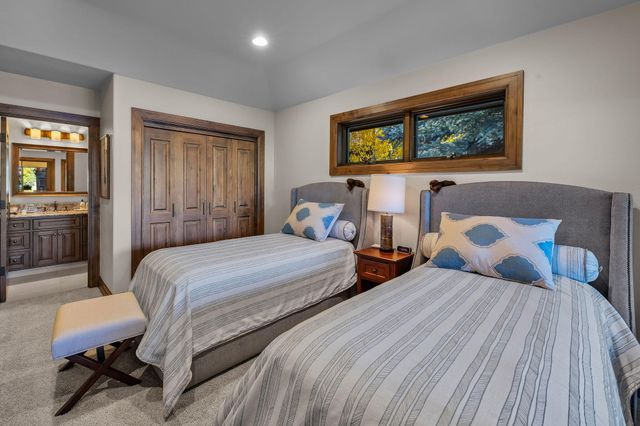 61302 Tam McArthur Loop, Bend, OR 97702