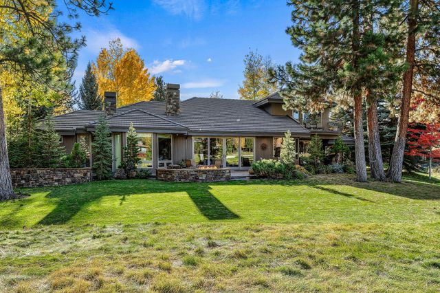 61302 Tam McArthur Loop, Bend, OR 97702