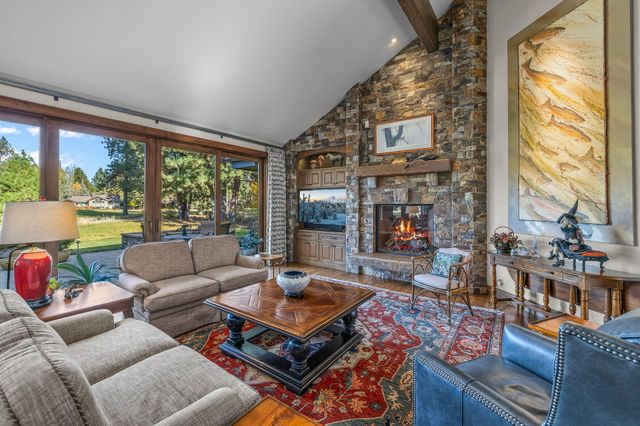 61302 Tam McArthur Loop, Bend, OR 97702