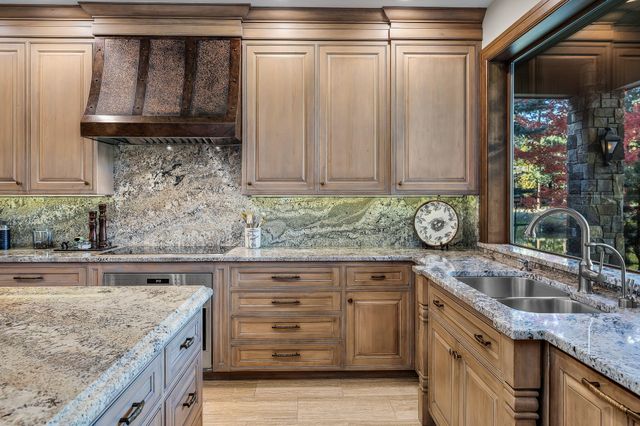 61302 Tam McArthur Loop, Bend, OR 97702