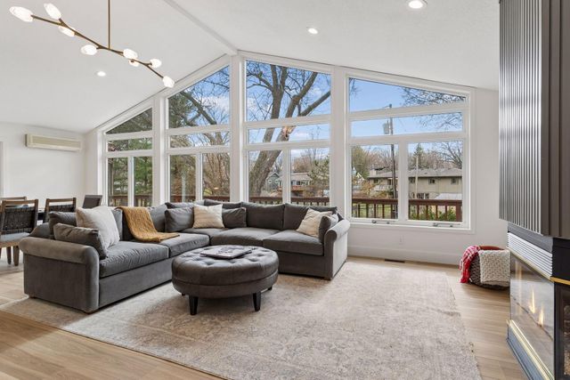 2841 W 91st Street, Bloomington, MN 55431