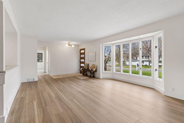 2841 W 91st Street, Bloomington, MN 55431