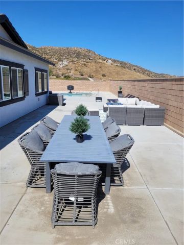 30402 Concord Coach Court, Winchester, CA 92596