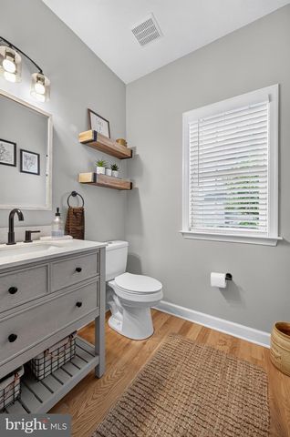 683 DELLINGER DR, Strasburg, VA 22657