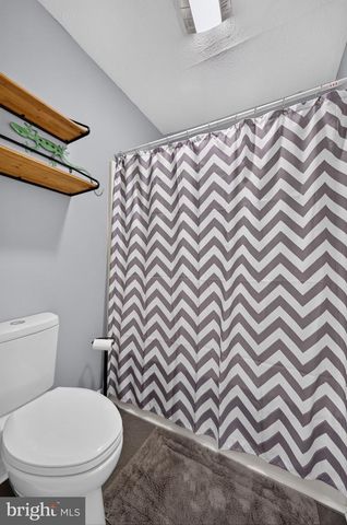 683 DELLINGER DR, Strasburg, VA 22657