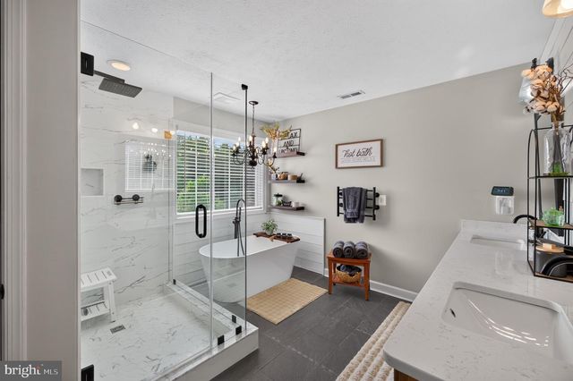 683 DELLINGER DR, Strasburg, VA 22657
