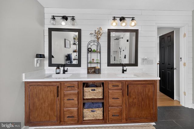 683 DELLINGER DR, Strasburg, VA 22657