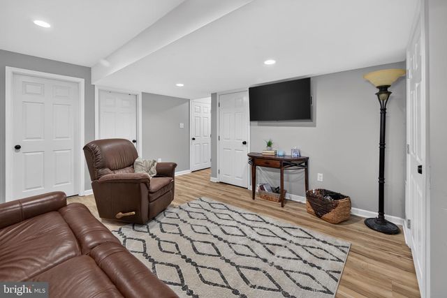 683 DELLINGER DR, Strasburg, VA 22657