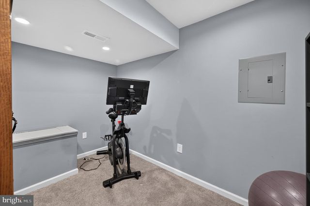 683 DELLINGER DR, Strasburg, VA 22657