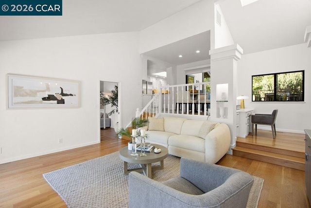 39 Sea Pines Street, Moraga, CA 94556