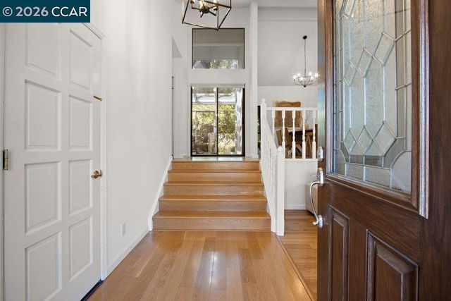 39 Sea Pines Street, Moraga, CA 94556