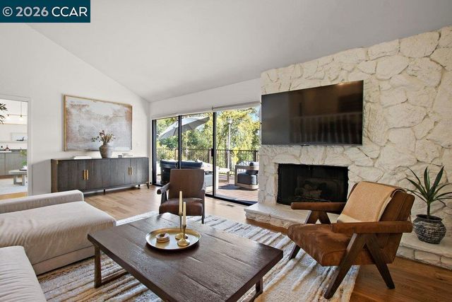 39 Sea Pines Street, Moraga, CA 94556