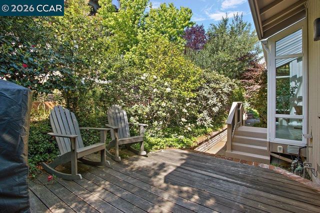 39 Sea Pines Street, Moraga, CA 94556