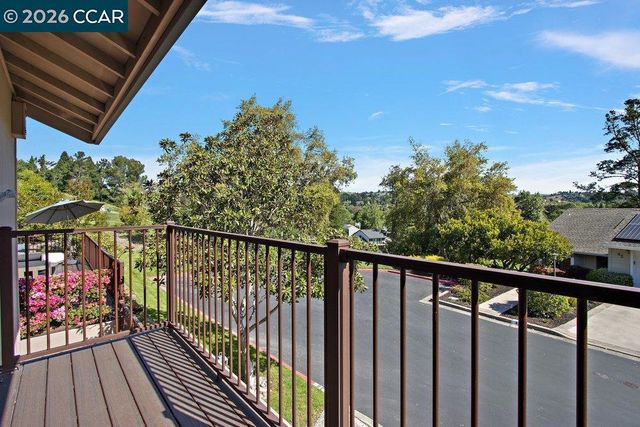 39 Sea Pines Street, Moraga, CA 94556