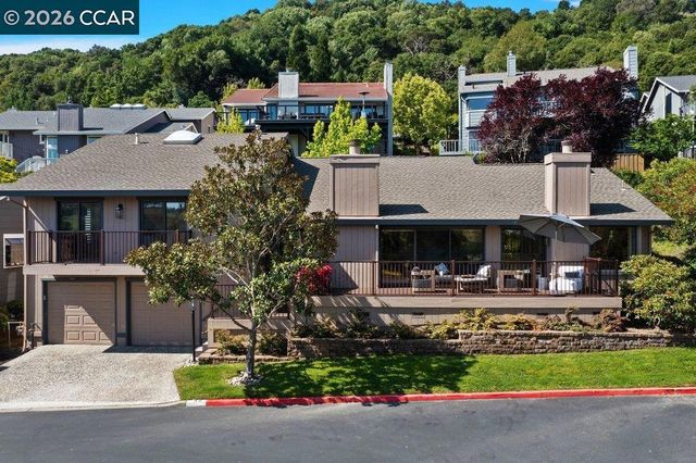 39 Sea Pines Street, Moraga, CA 94556