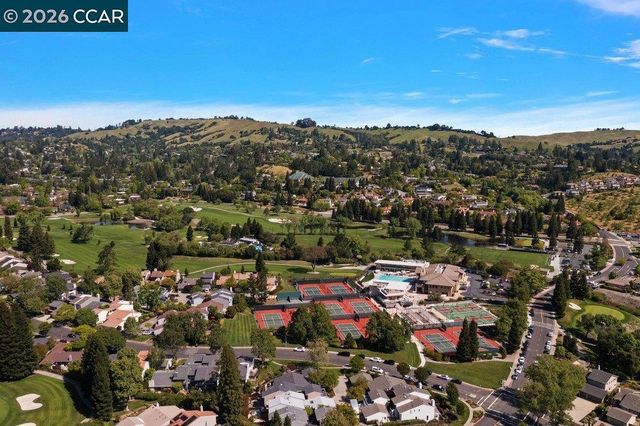 39 Sea Pines Street, Moraga, CA 94556