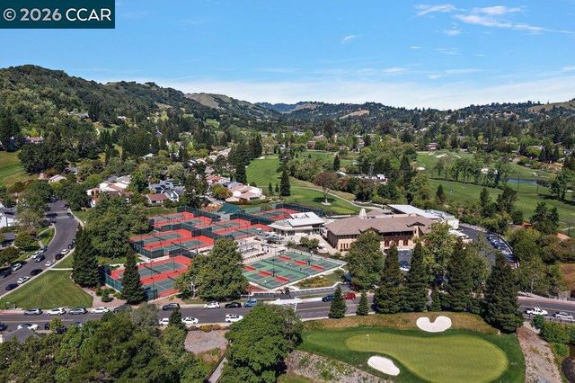 39 Sea Pines Street, Moraga, CA 94556