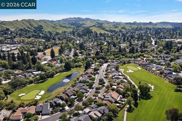 39 Sea Pines Street, Moraga, CA 94556