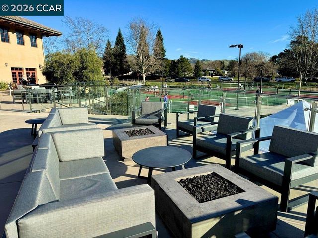 39 Sea Pines Street, Moraga, CA 94556