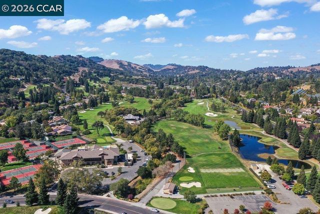 39 Sea Pines Street, Moraga, CA 94556