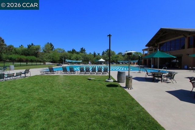 39 Sea Pines Street, Moraga, CA 94556