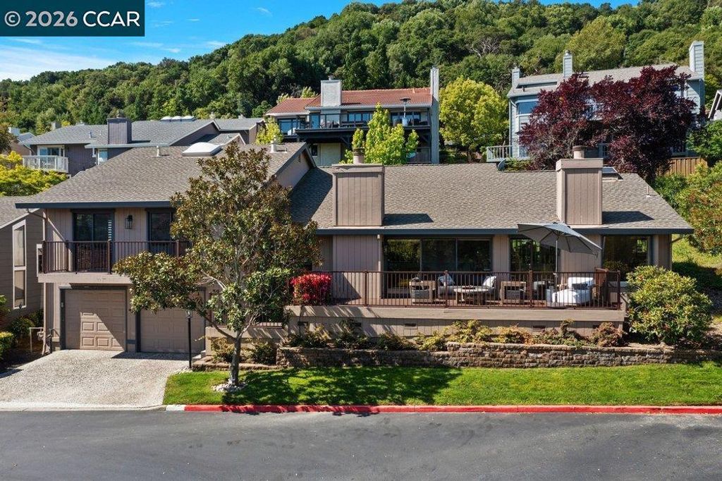 39 Sea Pines Street, Moraga, CA 94556